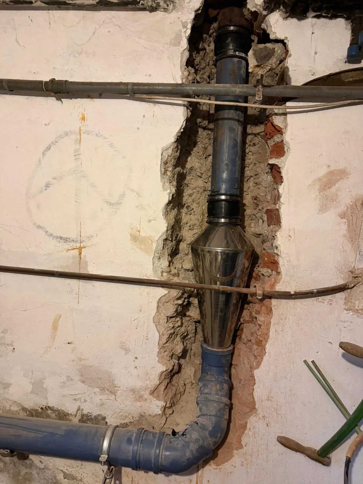 Rattentrichter im Rohr